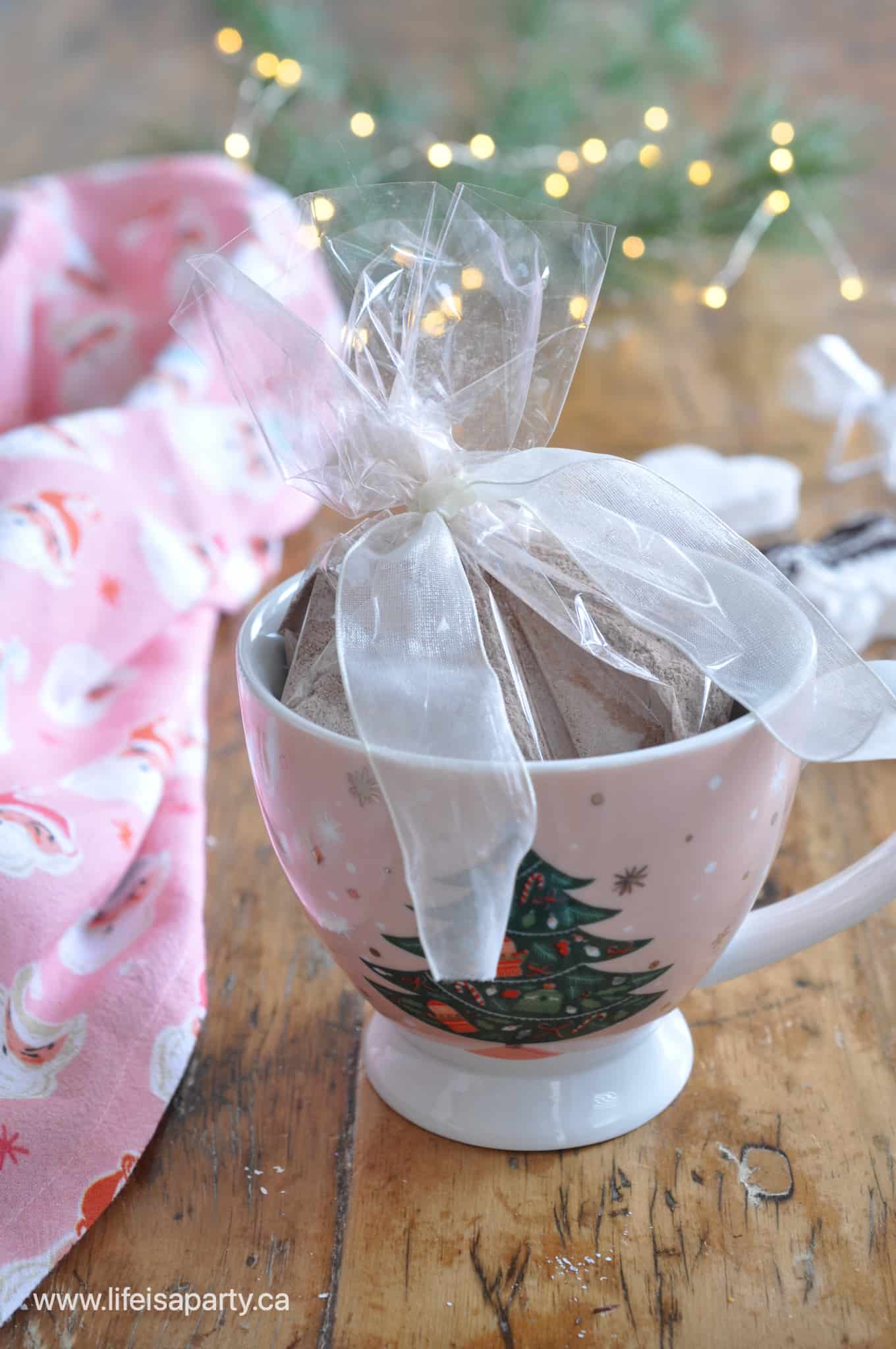 easy DIY hot chocolate mix gift idea