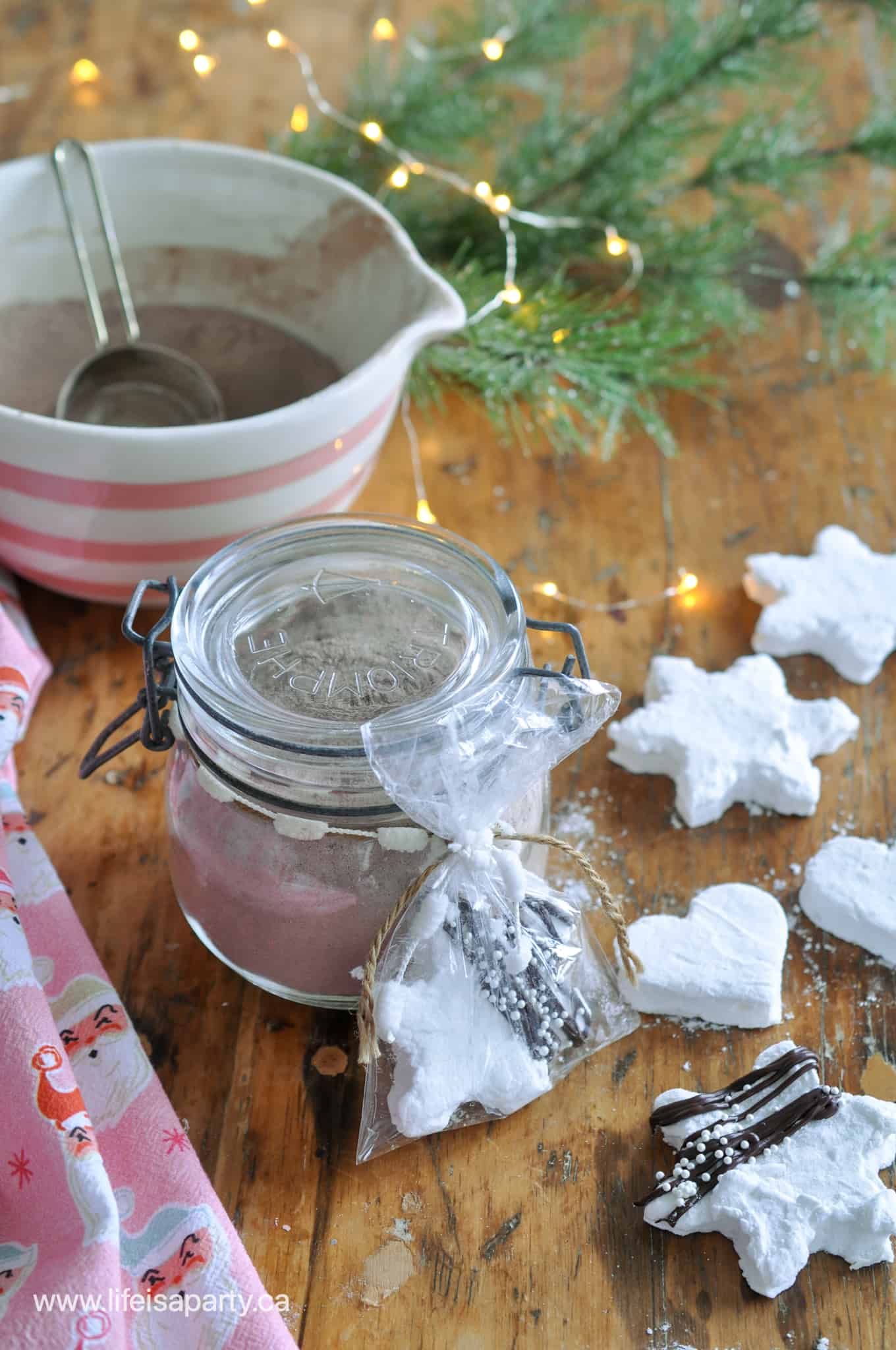 easy DIY hot chocolate mix gift