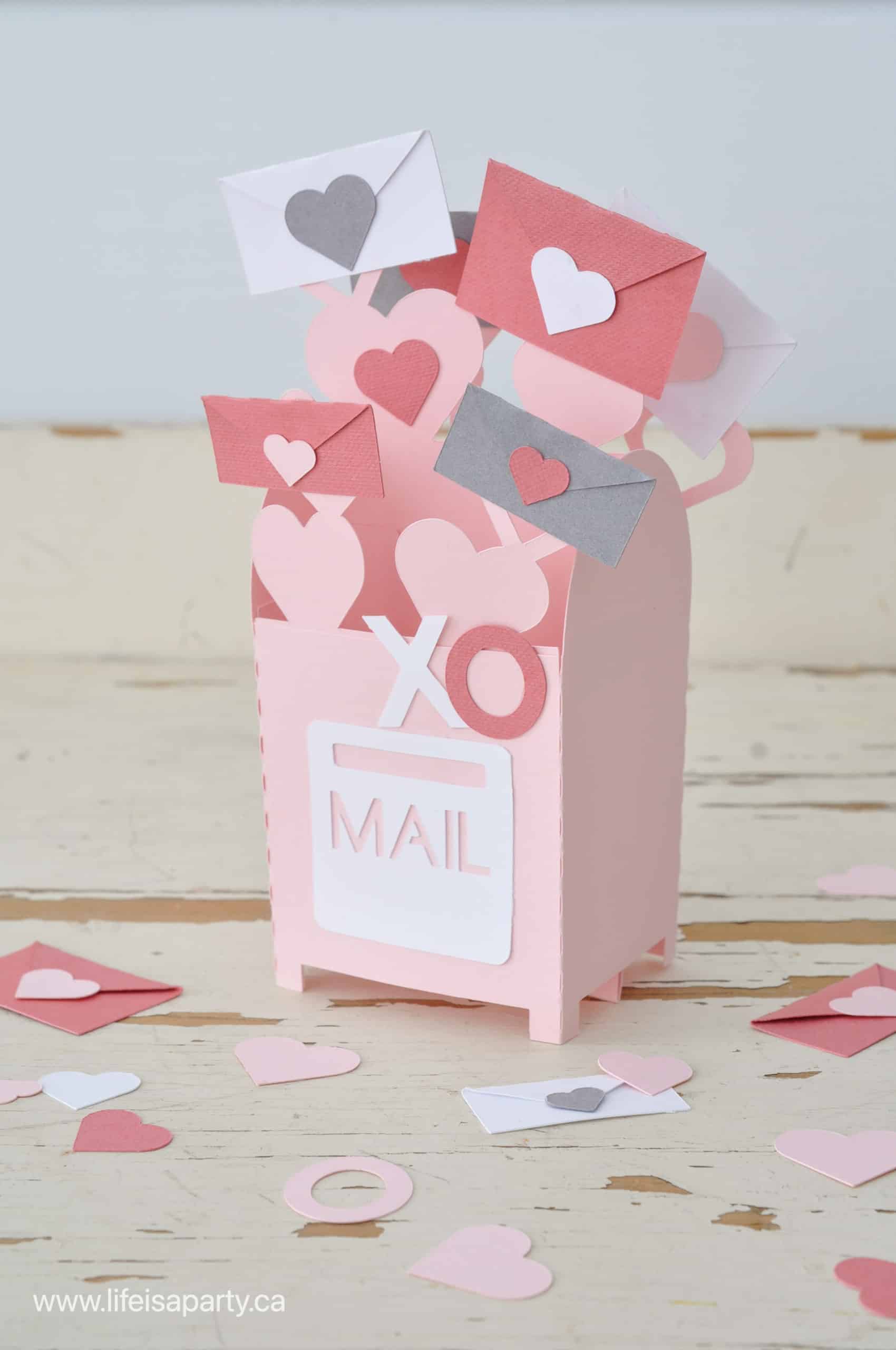 how to make a Valentine's Day card with your cricut