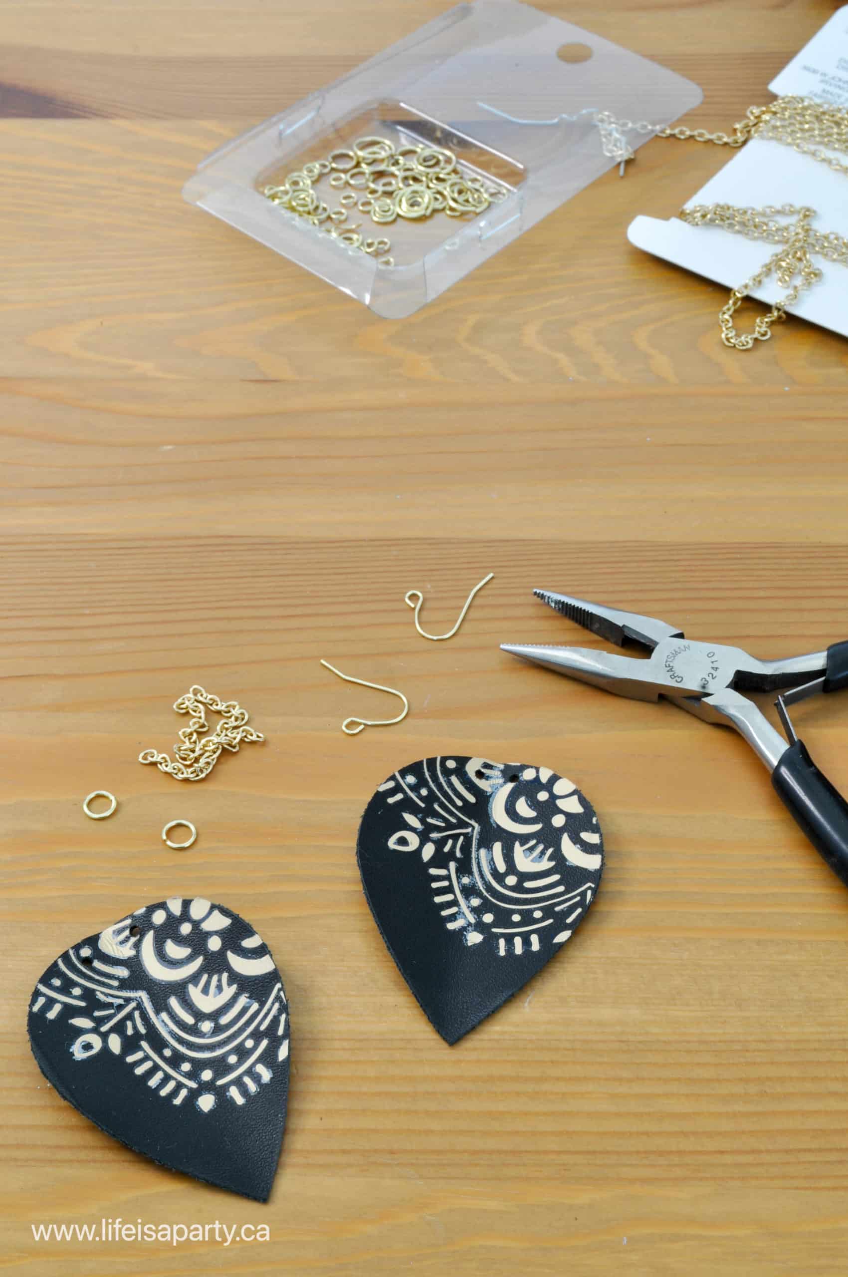 how to make earrings with your Cricut