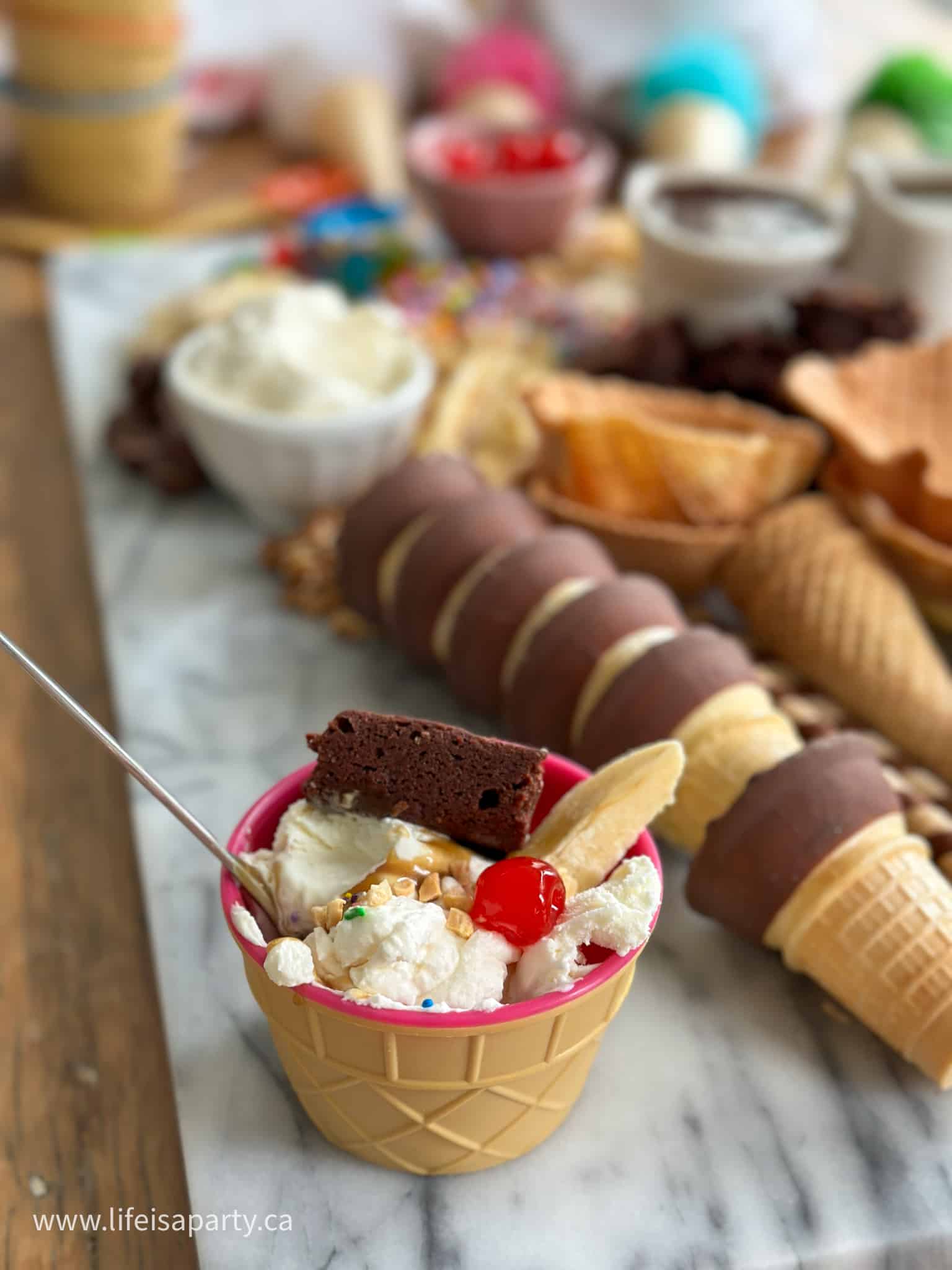 ice cream sundae charcuterie dessert board