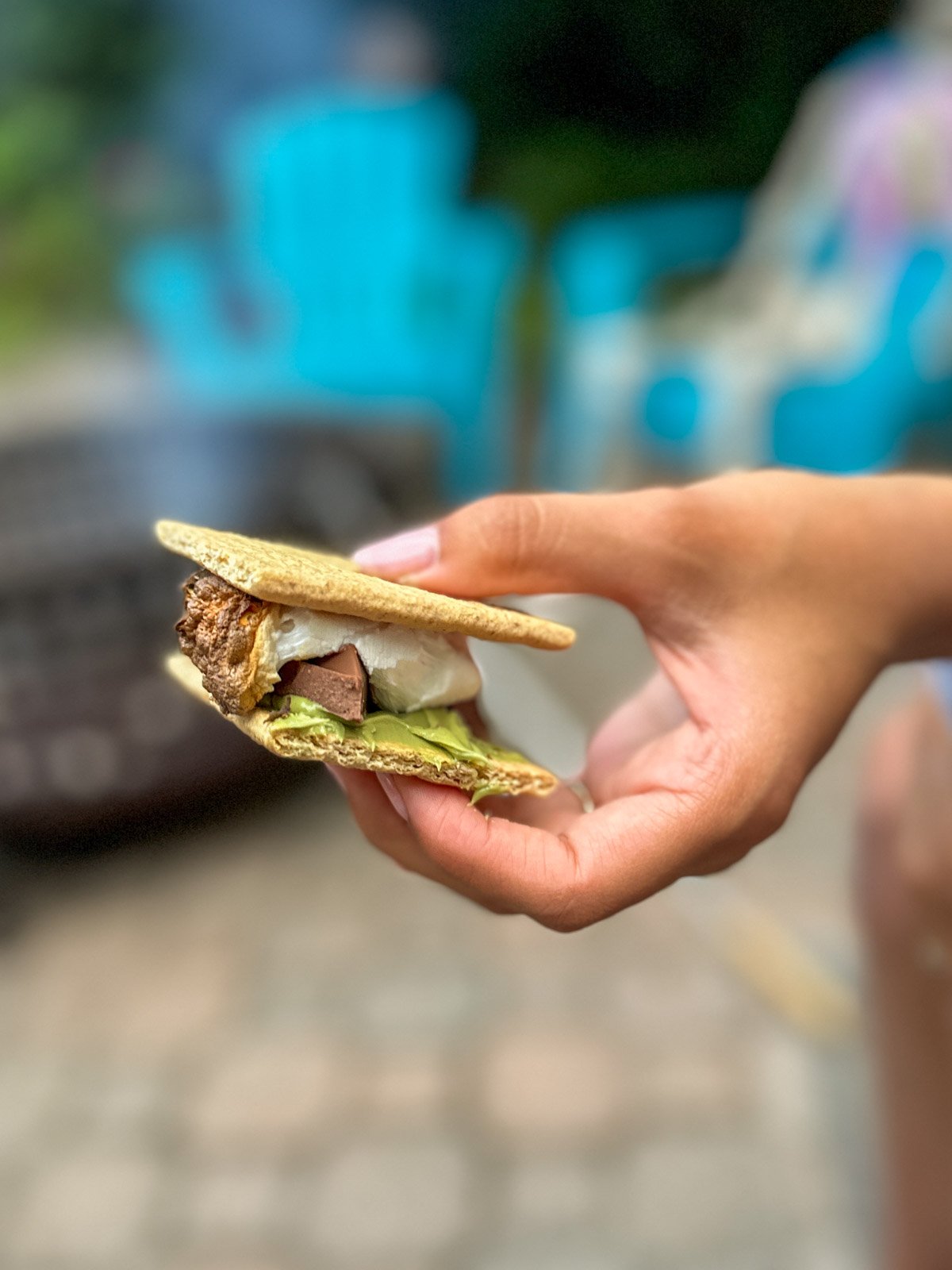 Dubai chocolate s'mores with pistachio cream, milk chocolate, and graham crackers.