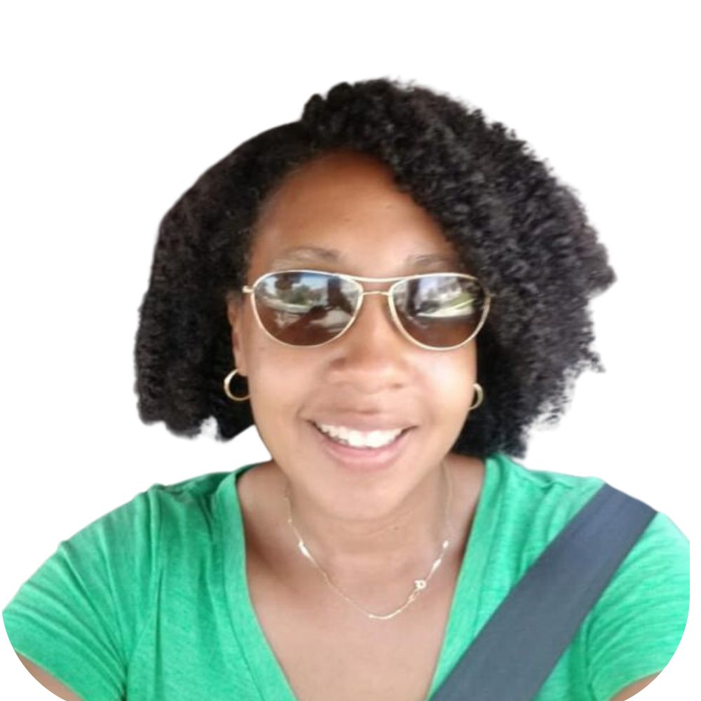 Nadia Busseuil head shot.