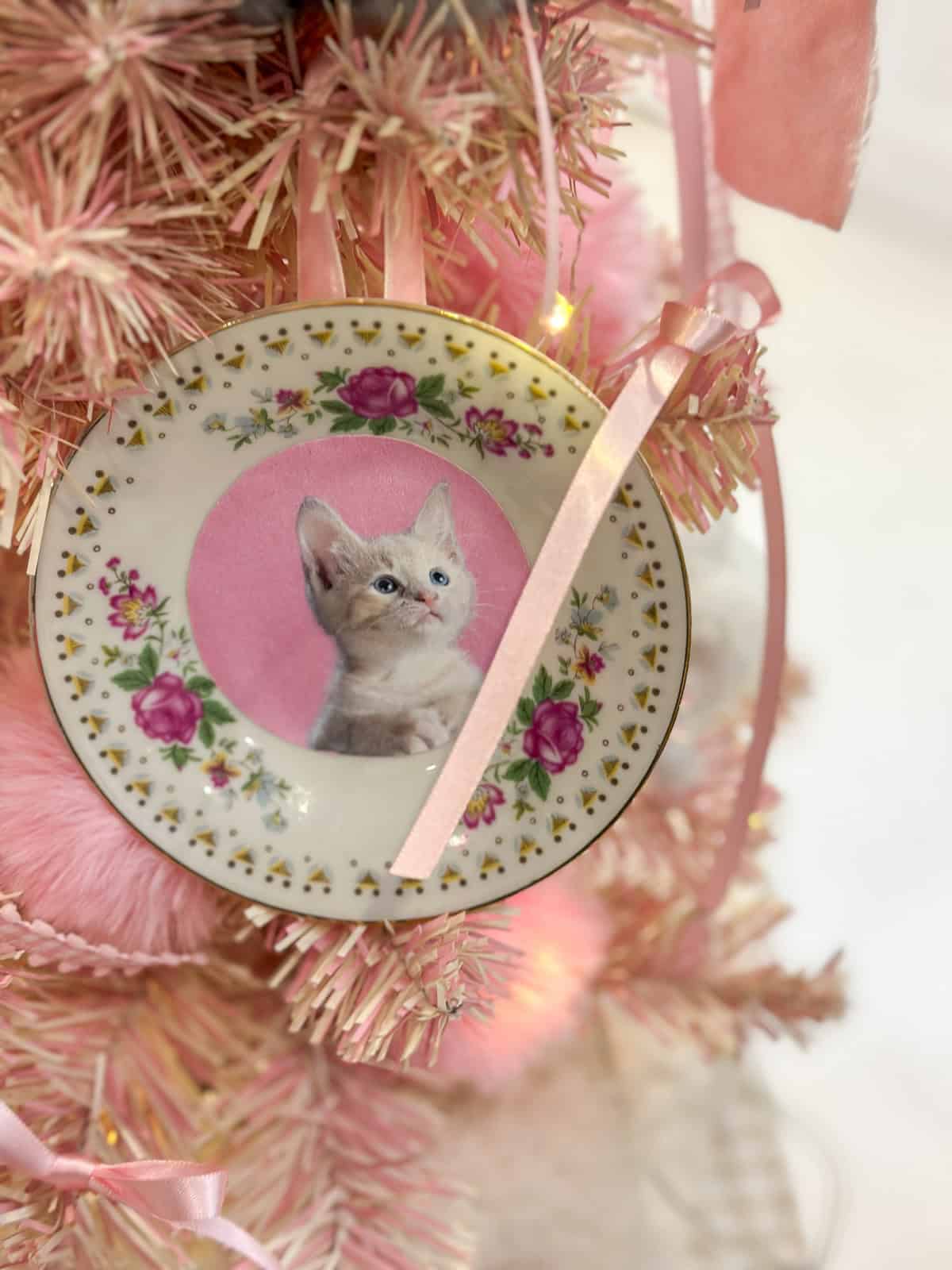 DIY cat plate ornament with kitten photo on vintage plate for Umbridge pink Christmas tree decorations.